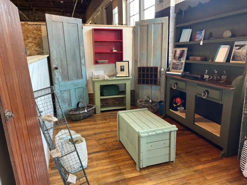 Antiques at Pacific Wonderland Collectibles & Antiques